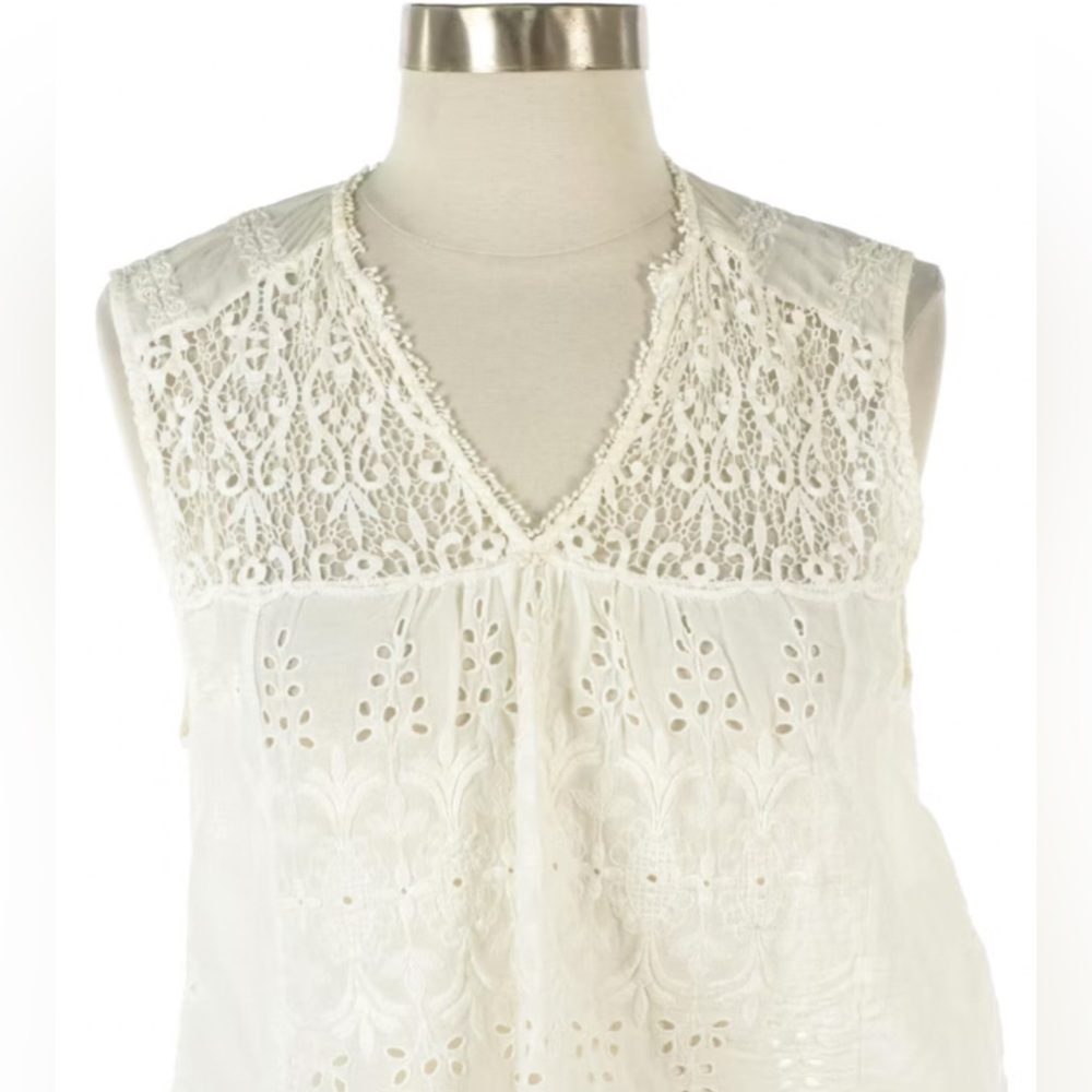Burning Torch/Karyn Craven Lace top Off White sizeXXS Pre-loved Great condition